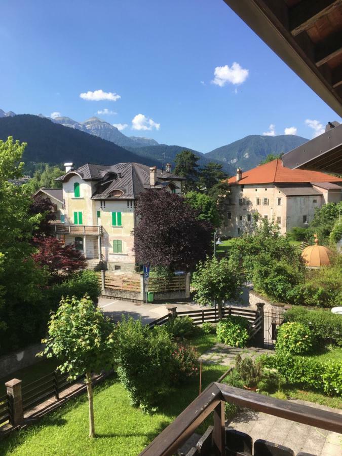 Апартаменты La Finestra Sulle Dolomiti - The Window To The Dolomites Фьера-ди-Примьеро Экстерьер фото