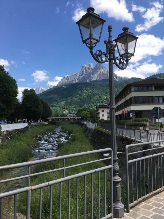 Апартаменты La Finestra Sulle Dolomiti - The Window To The Dolomites Фьера-ди-Примьеро Экстерьер фото