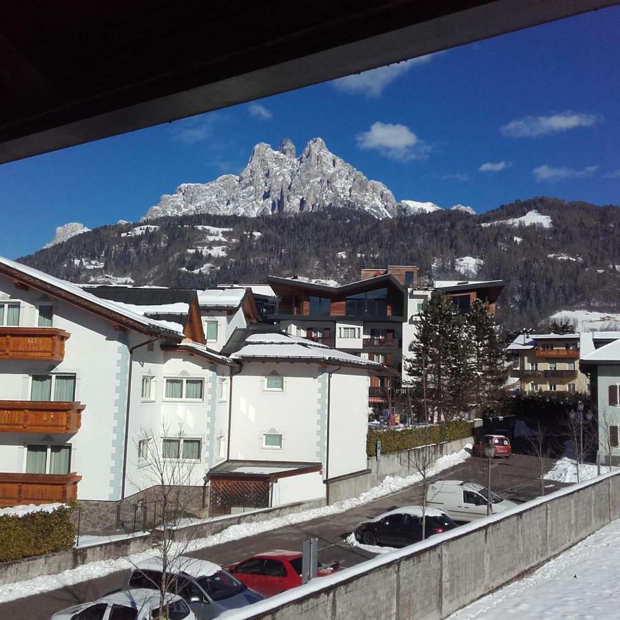 Апартаменты La Finestra Sulle Dolomiti - The Window To The Dolomites Фьера-ди-Примьеро Экстерьер фото
