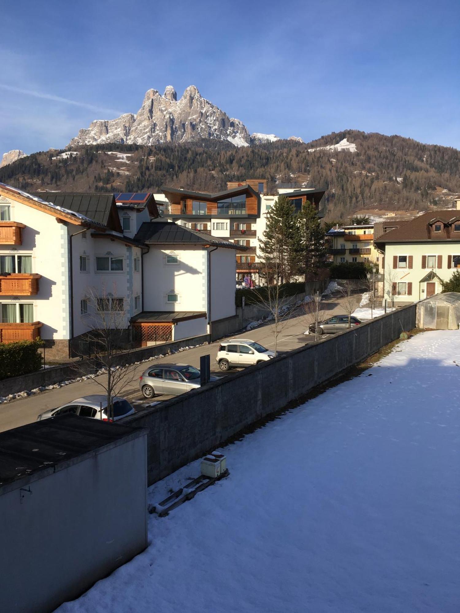 Апартаменты La Finestra Sulle Dolomiti - The Window To The Dolomites Фьера-ди-Примьеро Экстерьер фото